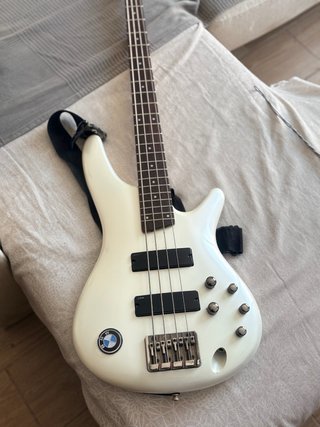 Bajo Ibanez Soundgear SR300 Activo con Hipshot