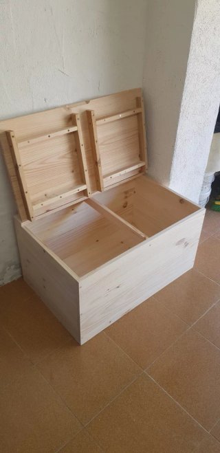 Baúl de madera rústico