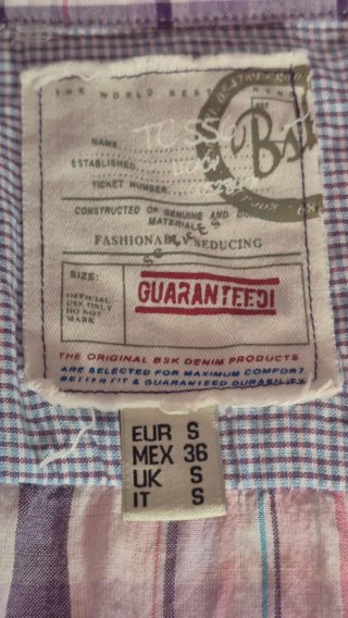 Camisa reversible manga corta.