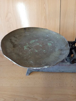 Balanza antigua de platos