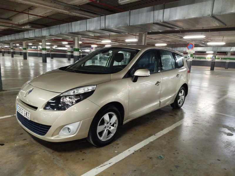 Renault Grand Scenic 2010 - foto 1