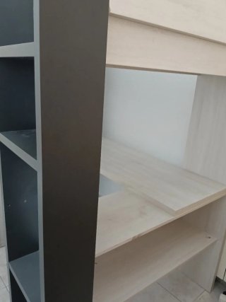 Litera Ikea con escritorio y armario