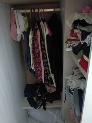 Litera Ikea con escritorio y armario