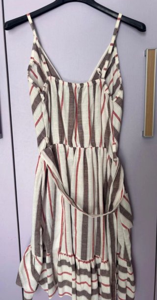 Vestido de mujer con rayas