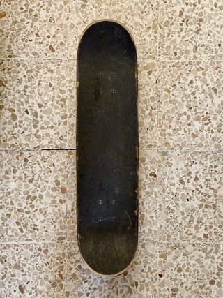 Skate Board Diseño Calavera Dorado