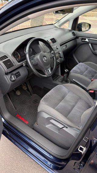 Volkswagen Touran 2011 7 PLAZAS