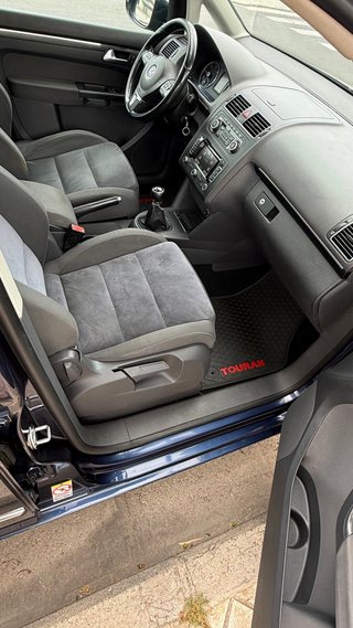 Volkswagen Touran 2011 7 PLAZAS