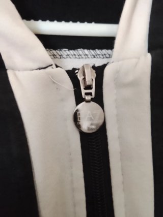 Sudadera Emporio Armani Negra y Blanca