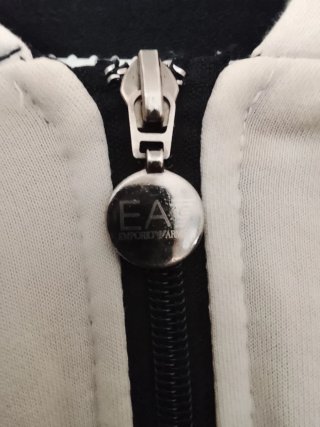 Sudadera Emporio Armani Negra y Blanca