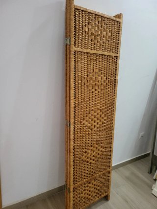 Biombo de mimbre y madera