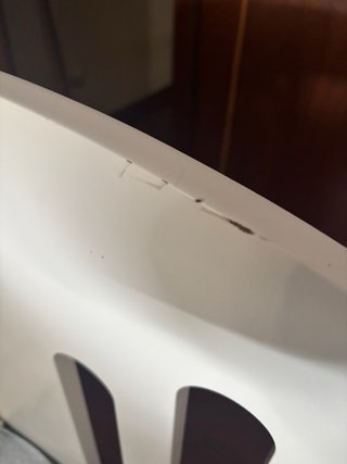 Cuna de bebé blanca con osito