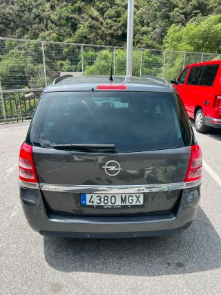 Opel Zafira 2011