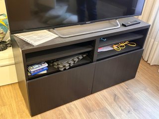 Mueble TV Ikea Negro/Marrón Madera