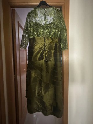 Vestido de fiesta verde y dorado