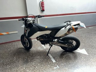 KTM 690 Supermoto