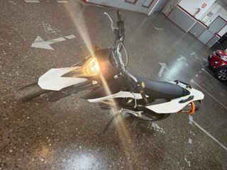 KTM 690 Supermoto