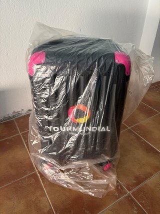 4 Maletas de cabina sin estrenar.  No hago envios.