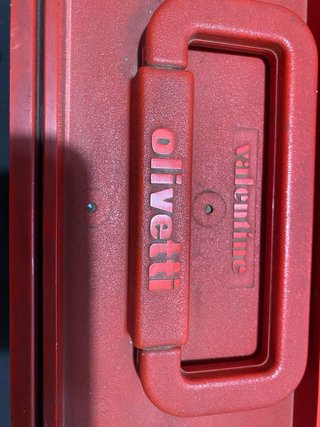 Máquina de escribir Olivetti Valentina Roja