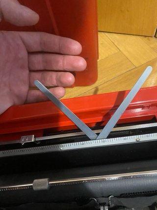 Máquina de escribir Olivetti Valentina Roja