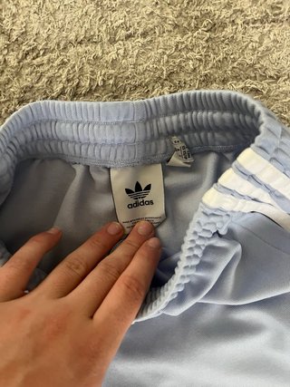 Pantalones Adidas Azules con Rayas Blancas