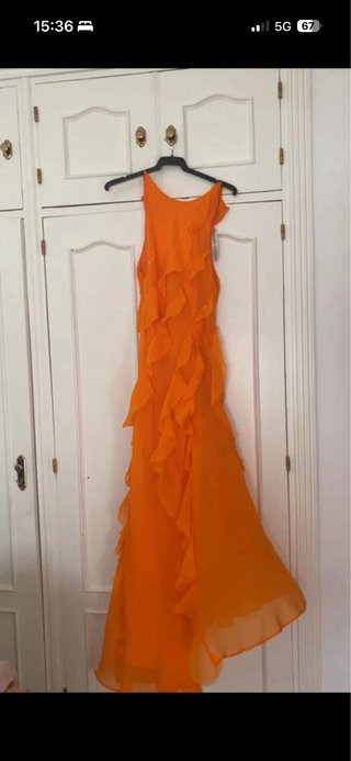 Vestido naranja de fiesta