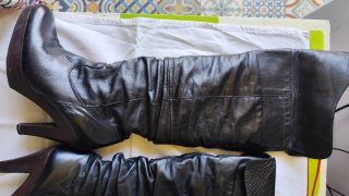 Botas de piel negras con tacón
