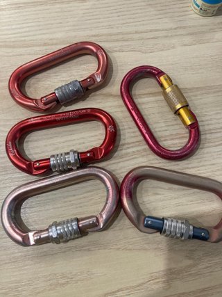 Mosquetones simétricos con seguro (5 uds)