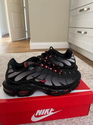 Nike Air Max Plus TN Negras Rojas