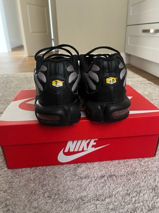 Nike Air Max Plus TN Negras Rojas
