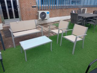 Conjunto Terraza Mesa y Sofá Beige