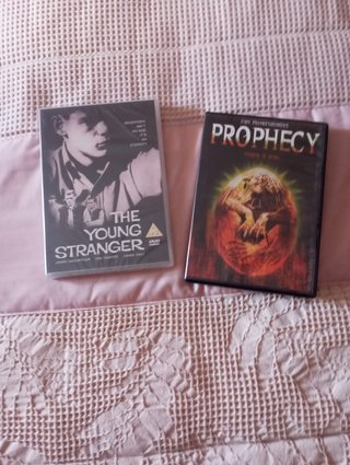DVD: The Young Stranger y Prophecy