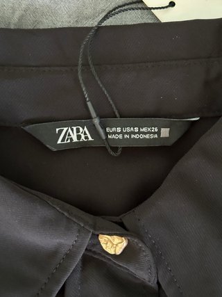 Camisa Zara Negra Botones Dorados