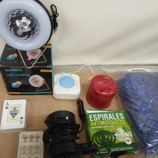 Lote Camping: Lámpara LED, Cartas y Repelente