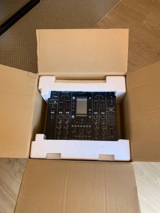 Pioneer CDJ-2000 + DJM-2000