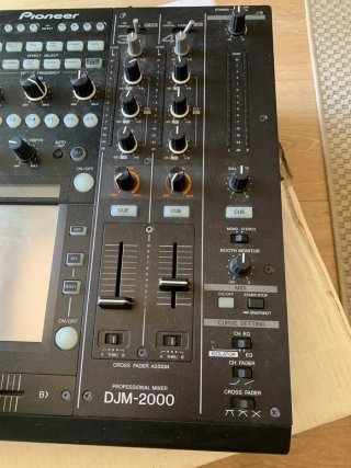 Pioneer CDJ-2000 + DJM-2000