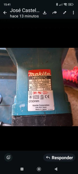 Taladro percutor Makita con brocas HR5001c