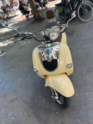 Sumco Luna 125cc Beige Scooter Automática Madrid