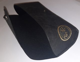 Custodia Ray-Ban rigida nera con logo
