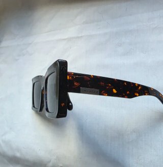Gafas de sol cuadradas tortuga