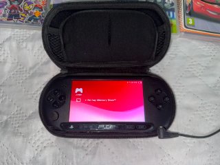 Console Sony PSP Nera + 5 Giochi