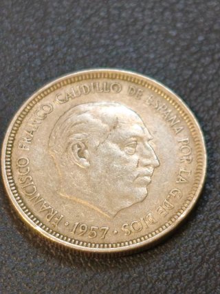 Moneda 5 Pesetas 1957 con error acuñación espejo.