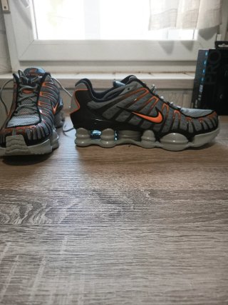 Nike Shox TL Gris/Naranja/Negro