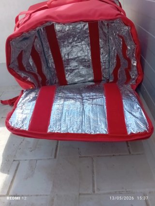 Bolsa térmica roja con interior plateado