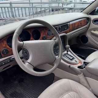 Jaguar XJ V8 Executive
