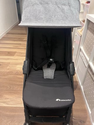 Silla de paseo Bebé Confort gris y negra