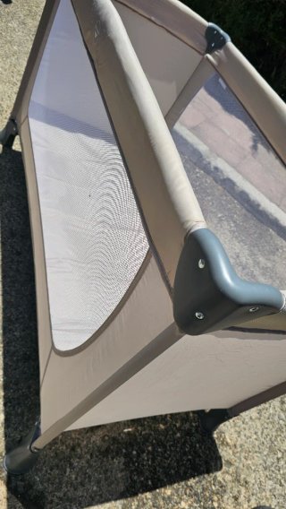 Cuna de viaje portátil y plegable