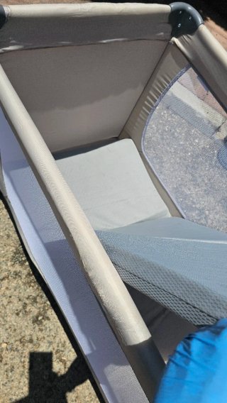 Cuna de viaje portátil y plegable