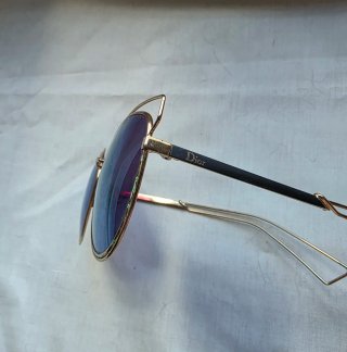 Gafas de sol doradas
