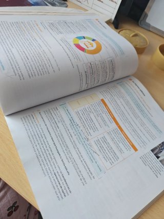 1 Bachillerato, Economía Revuela