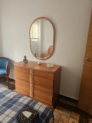 Cabecero 135cm, 2 mesitas, cómoda y espejo